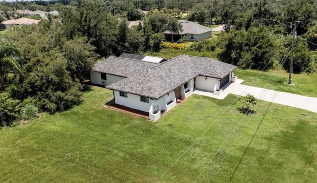 Designer Deep Creek Home 5 Beds W/Large Spa/Enclosed Lanai.Pet friendly !