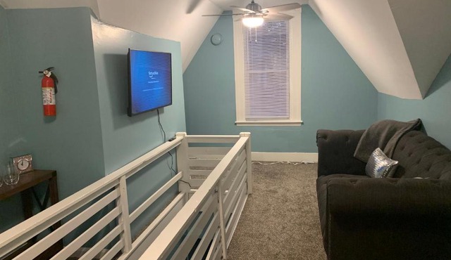 Designer Fashion Loft 1 Bedroom Apartment -Royalty Homes