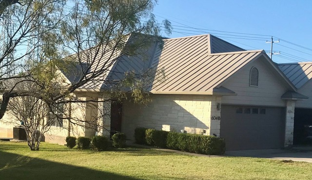 Designer Furnished Home Away from Home - Perfect for the Holidays