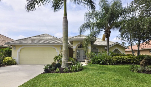 Designer Furnished Lakefront Home In Briarwood Development