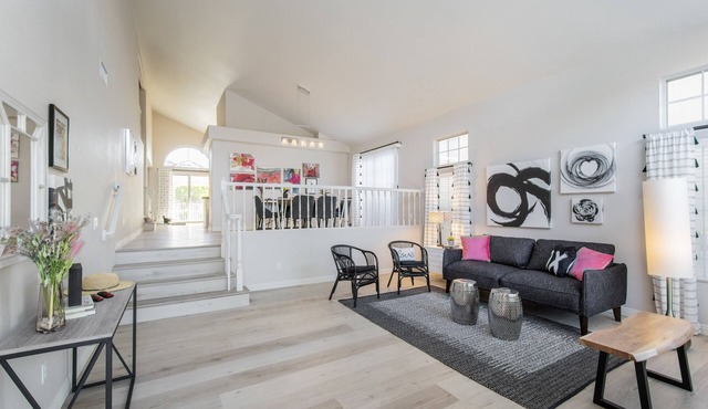 Designer home-6 miles to the Las Vegas Strip!