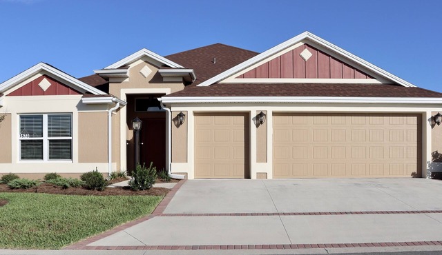 Designer home minutes from Eastport area, near 7 golf courses, & pet friendly!