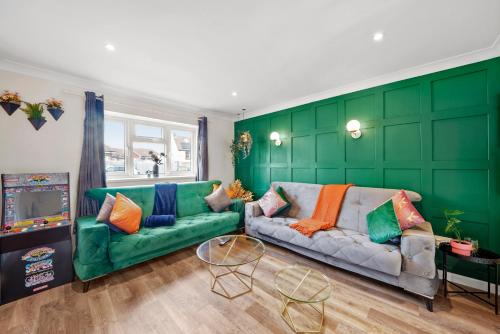 Designer House in Bristol - Hot Tub - Sleeps 10