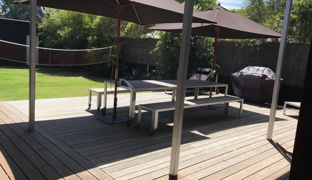 Designer living close to beaches (now available for a 6/12mth rental)