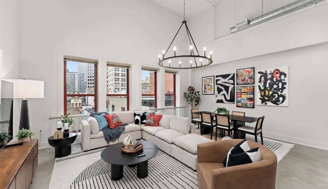 Designer Loft Penthouse in the Heart of Downtown