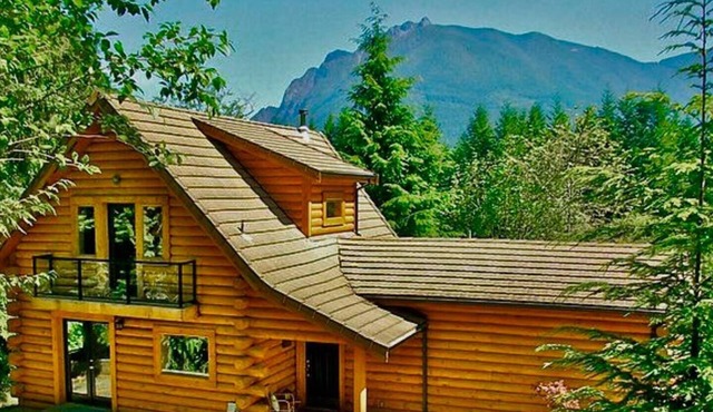 Designer Log Home Estate + River @vacationloghome