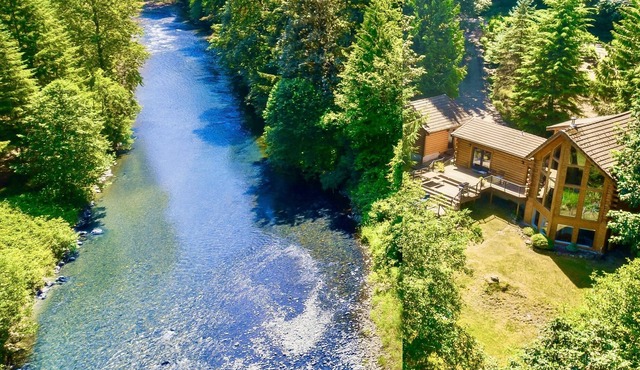 ⭐Designer Log Home Estate + River @vacationloghome