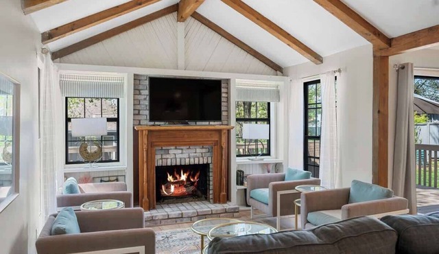 Designer Luxury 4bed/4ba w/Pool