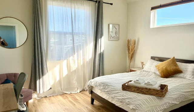 Designer NEW 10min dt Pet friendly 7min Park-Room A