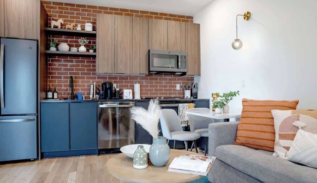 Designer Oasis 2BR Townhome @Capital Hill