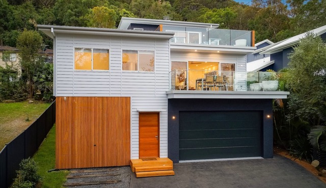 Designer Pearl Beach Family Beach House