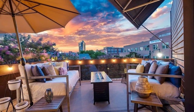 Designer Penthouse Suite, East Downtown Austin