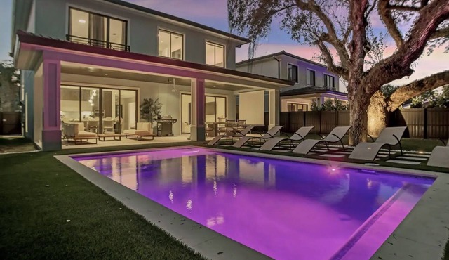 Designer's Dream in FTL-Pool, Theater, Luxurious Pool