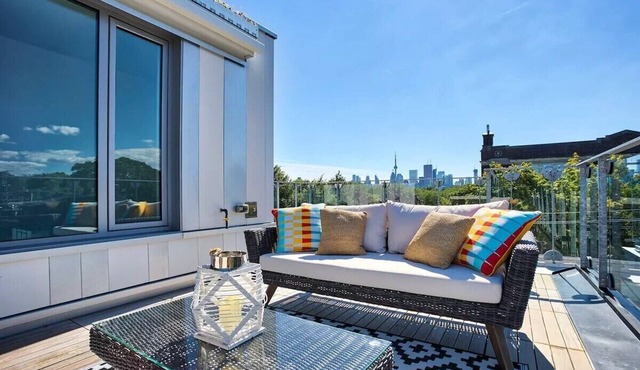 Designer Townhome | Downtown Toronto Views!