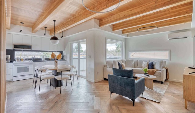 Designer Townhome in Alberta Arts + In-Law Suite