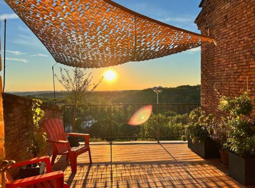 Designer townhouse with 2 stunning terraces