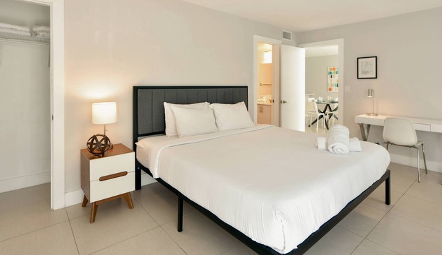 ✨Designer Two Bedroom Apartment at Fort Lauderdale