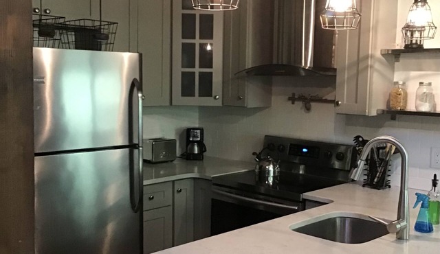 DESIRABLE LAKE NAOMInSTUNNING CABINnRENT ONE WEEK TO SIX MONTHS