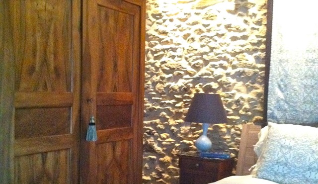 Desjardins Cottage- close to Chablis, Auxerre, Abbey of Vezelay, Guedelon!