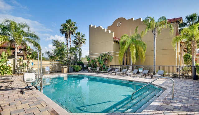 Destination Daytona Condo w/Pool: 8 Mi to Beach!