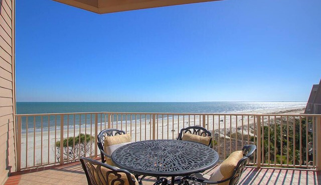 Destination Vacation HHI: Luxury Oceanfront 4-BR Penthouse Villa in Sea Pines