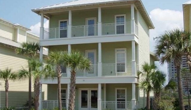 Destins 5 Star Rated, 5 Bedroom 4.5 Bath Beach Home, Sleeps 12, Community Pool