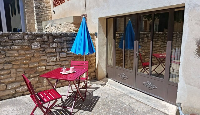 Detached 50 m2 apartment in village house.
