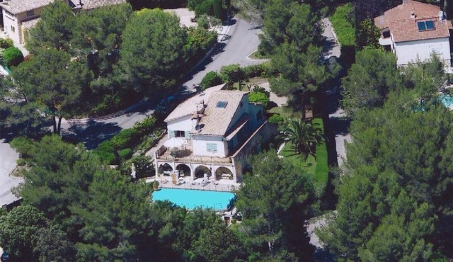 Detached 8 bedrooms with a large heated swimming pool Villa in a private estate