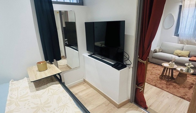 Detached apartment ESTAQUE -PORT district Estaque and ter station 5 minutes' walk away