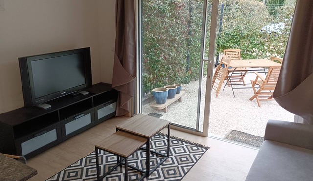 Detached apartment house, located on the authors of Lodève.