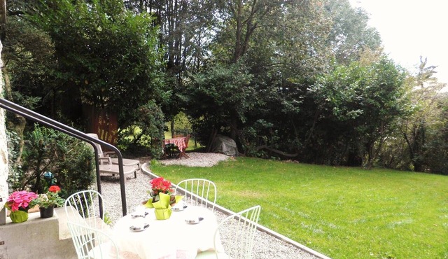 DETACHED APARTMENT IN ANNECY'S HISTORICAL CENTER WITH PRIVATE GARDEN