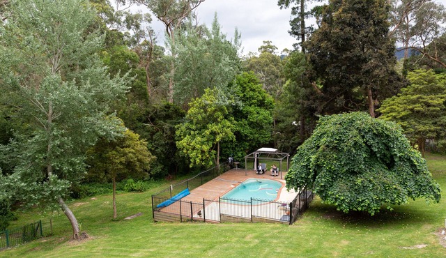 Detached Apartment plus breakfast - historic and elegant