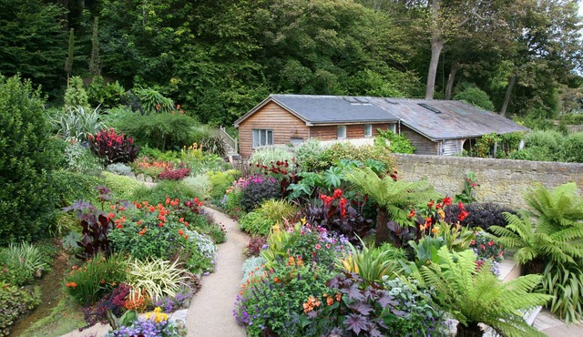 Detached barn conversion in glorious 2 acre garden