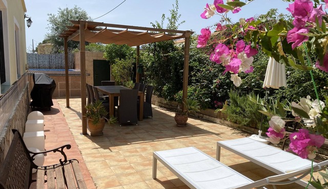 Detached bungalow with pool 650m from the fine sandy beach