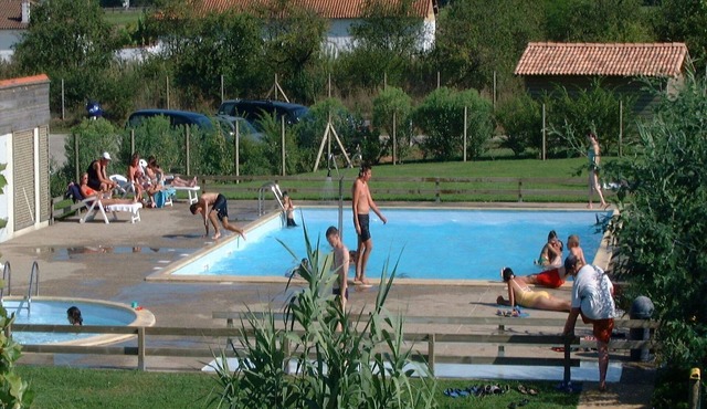 Detached chalet on the banks of the Lot