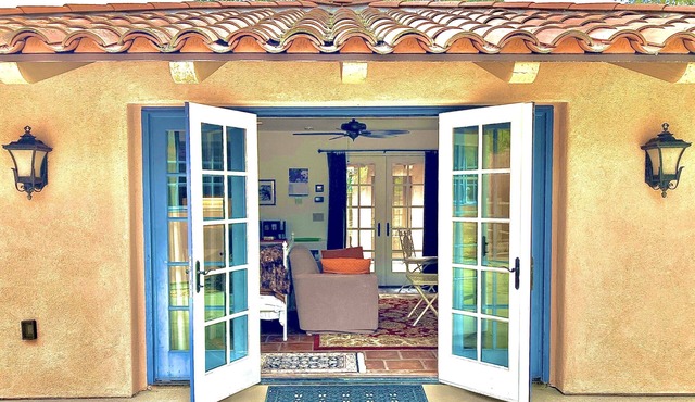 Detached casita in gated property. Family and pet friendly.