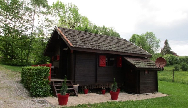 Detached chalet built on 1 hectare in the countryside in a village in Jura