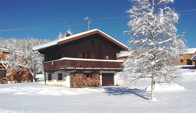 Detached chalet, very well located in a very quiet set of 29 chalets.