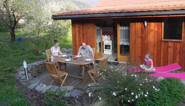 Detached chalet with terrace at the gates of the Oisans