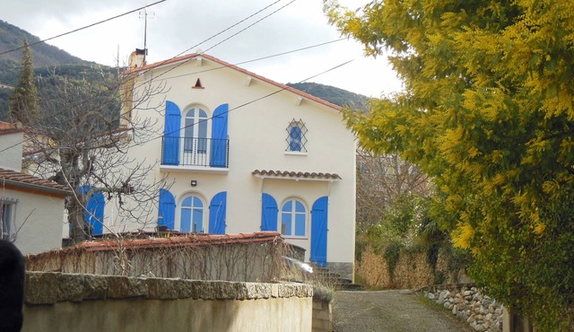 Detached character house with large garden, two minutes from Ceret town centre