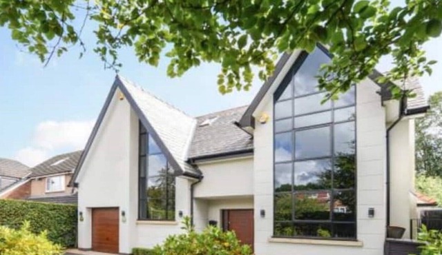 Detached Contemporary 5 Bedroom en-suite bedroom house