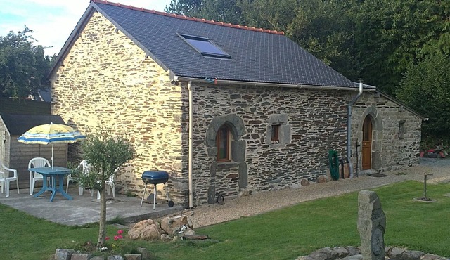 Detached Cottage With Heated Pool