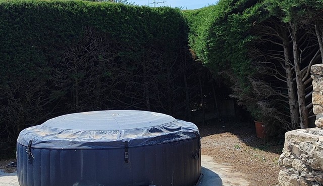 DETACHED COUNTRY HOUSE, QUIET, CLOSE TO THE LAKE, 20 MINUTES FROM THE BEACH