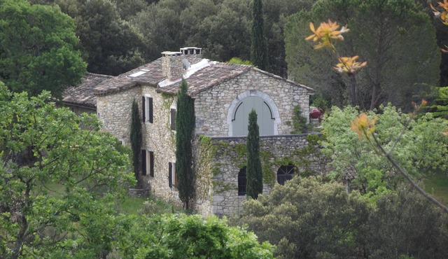 Detached country house with private pool and natural garden, ideal for 2 families