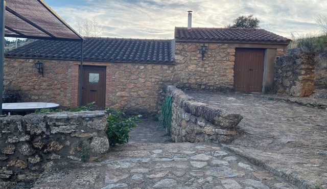 Detached 4 bedroom villa with private pool