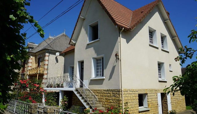 Detached house with enclosed garden in the heart of Périgord