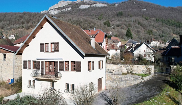 Detached house in picturesque village with beautiful view.