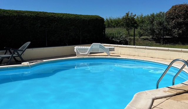 Detached Rural barn retreat set in open farm land -with private pool