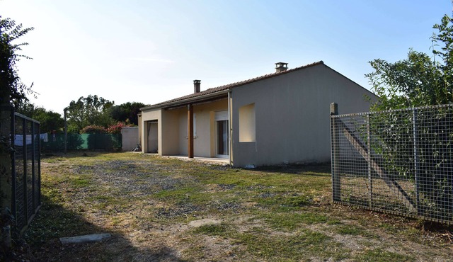 detached house on the island of Oleron, near beach, large fenced.