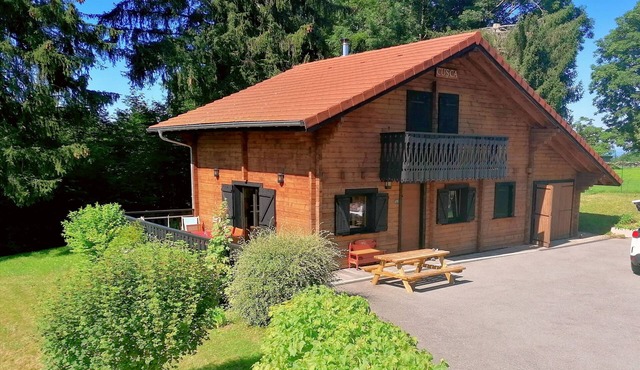 Detached chalet for eight people